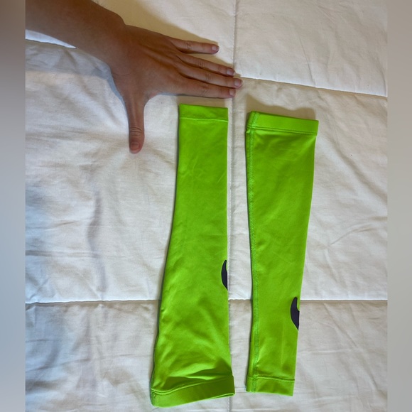 Saucony running compression sleeves - Picture 3 of 3